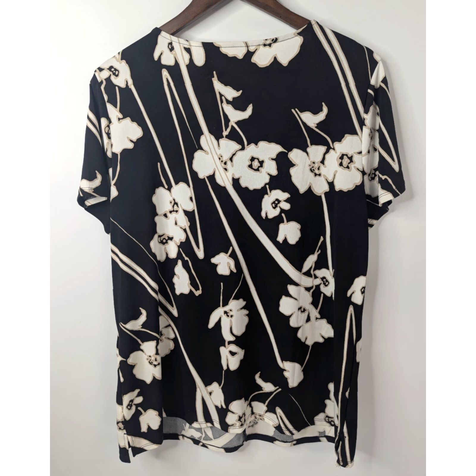 Vintage Chico's Black Floral Top Shirt Women's L Knotted Neck Accent Stretch Casual T-Shirt Size L / US 10 / IT 46 - 2 Thumbnail