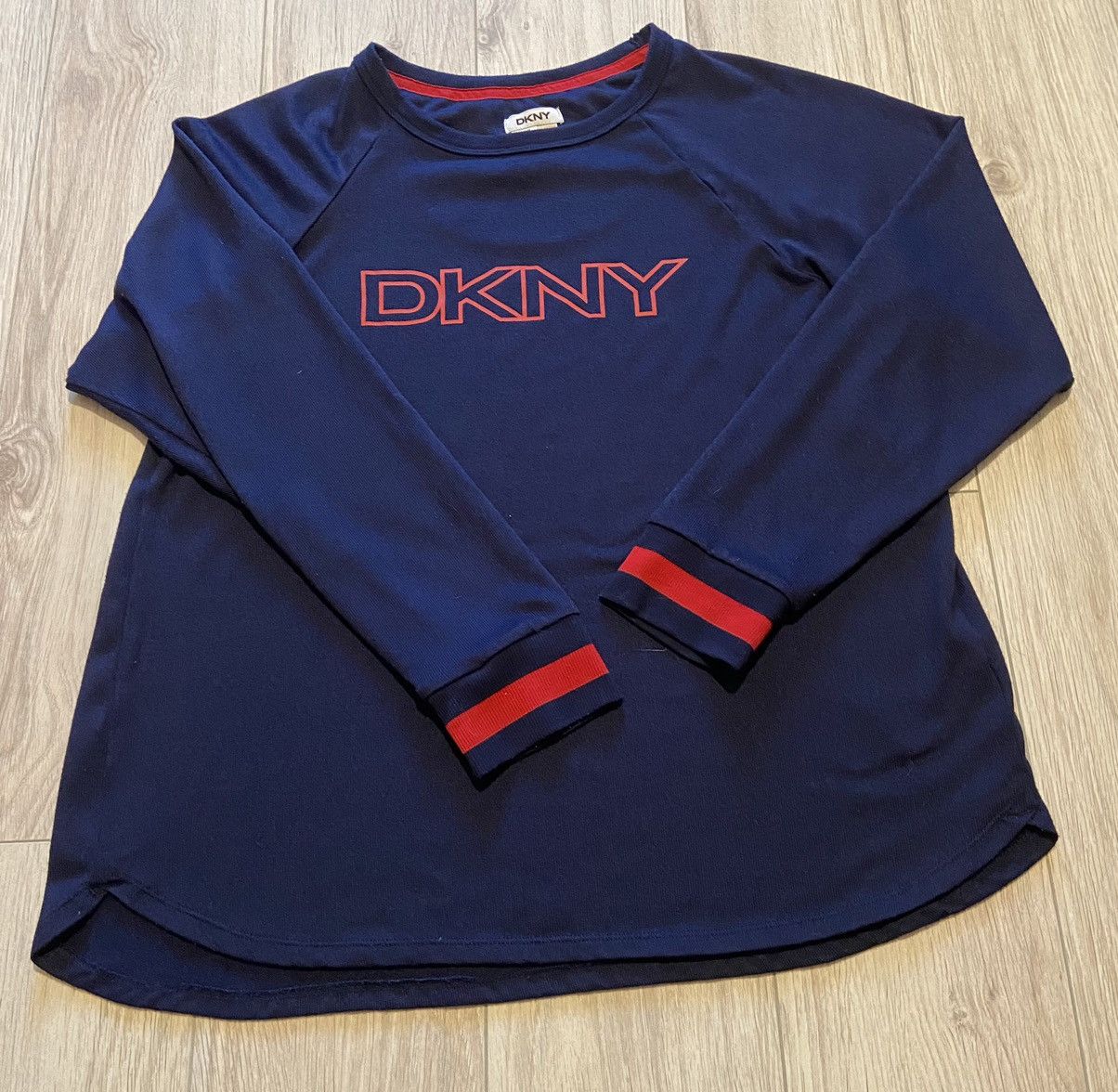 DKNY DKNY Donna Karan New York light logo sweater Size US L / EU 52-54 / 3 - 1 Thumbnail