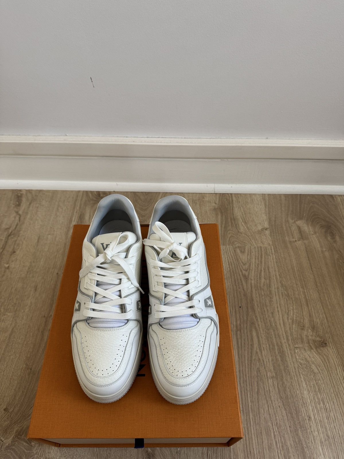 Louis Vuitton Louis Vuitton traîner Size US 9 / EU 42 - 2 Thumbnail