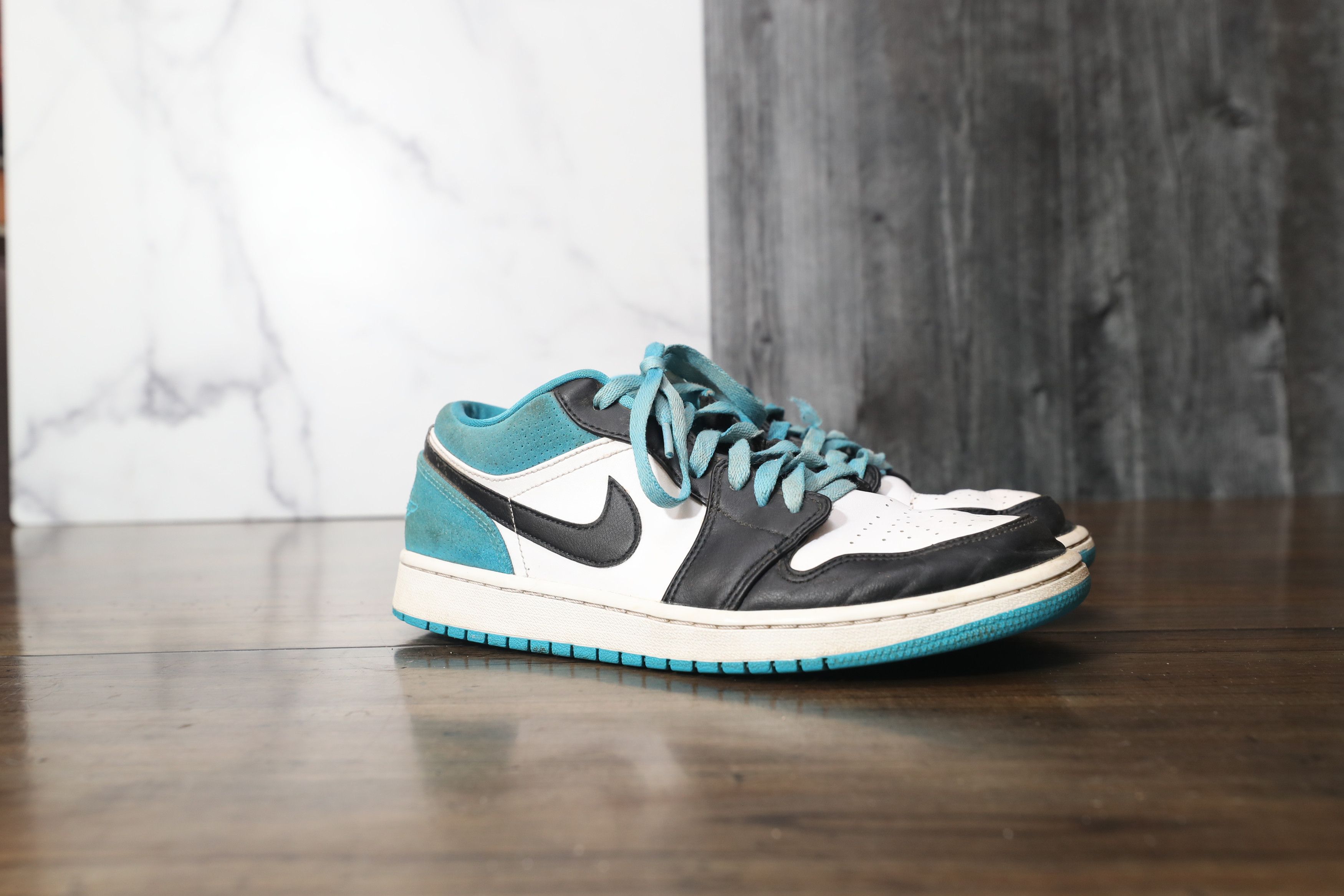 Nike Nike Jordan 1 Low Laser Blue (9.5) Size US 9.5 / EU 42-43 - 4 Thumbnail