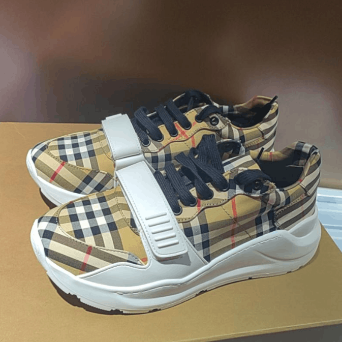 Burberry Burberry shoes 41.5 eu Size US 8.5 / EU 41-42 - 1 Thumbnail