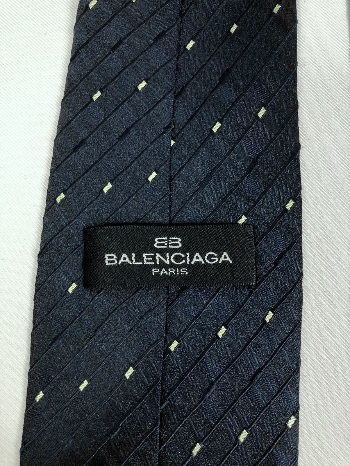 Balenciaga Rare Balenciaga Embossed Silk Tie Size ONE SIZE - 7 Thumbnail