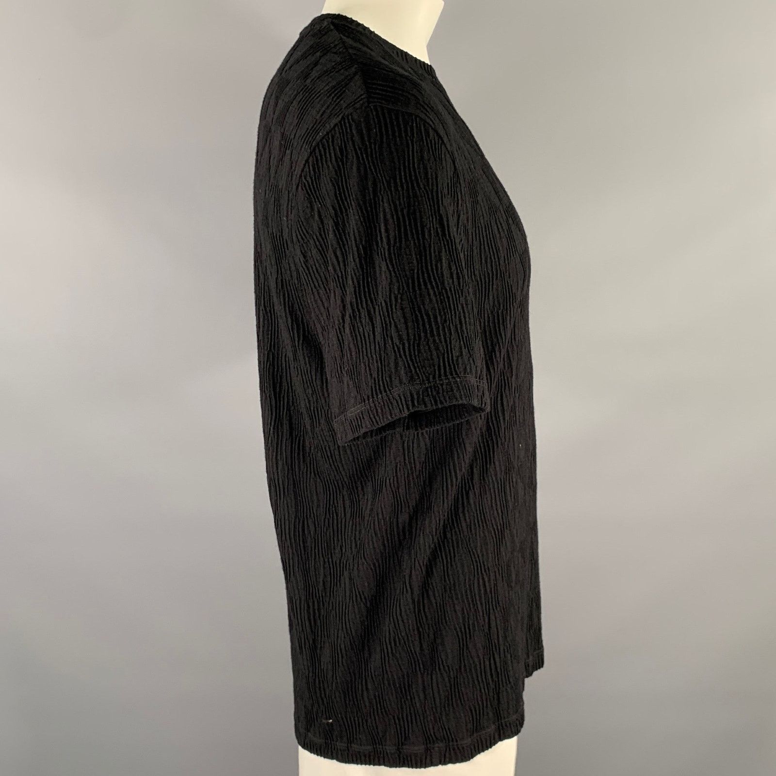 Giorgio Armani GIORGIO ARMANI Size XL Black Jacquard Viscose Blend T-shirt Size US L / EU 52-54 / 3 - 3 Thumbnail