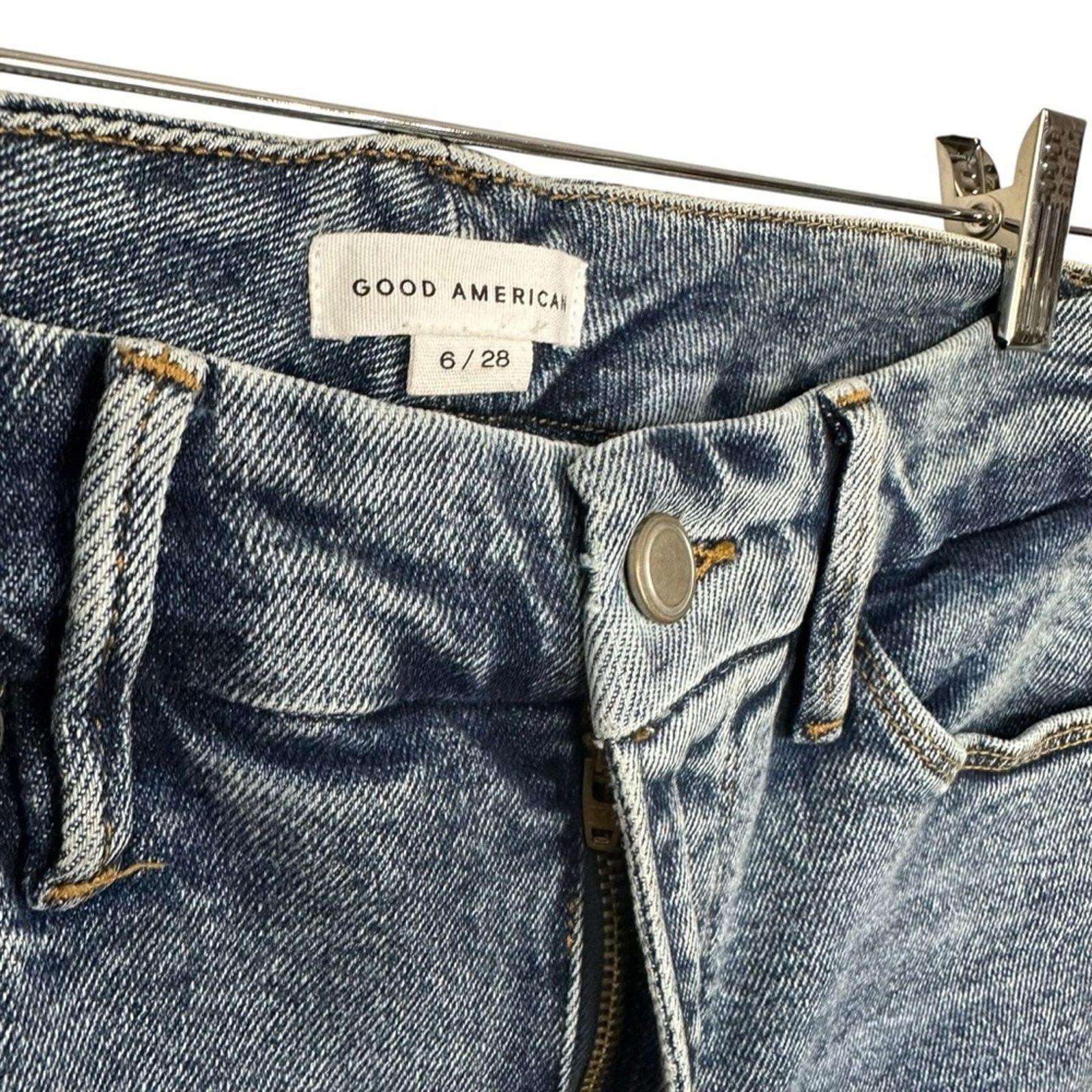 Good American Good American Good Crop Jeans Distressed Medium Wash Size 6 Size 28" / US 6 / IT 42 - 7 Thumbnail