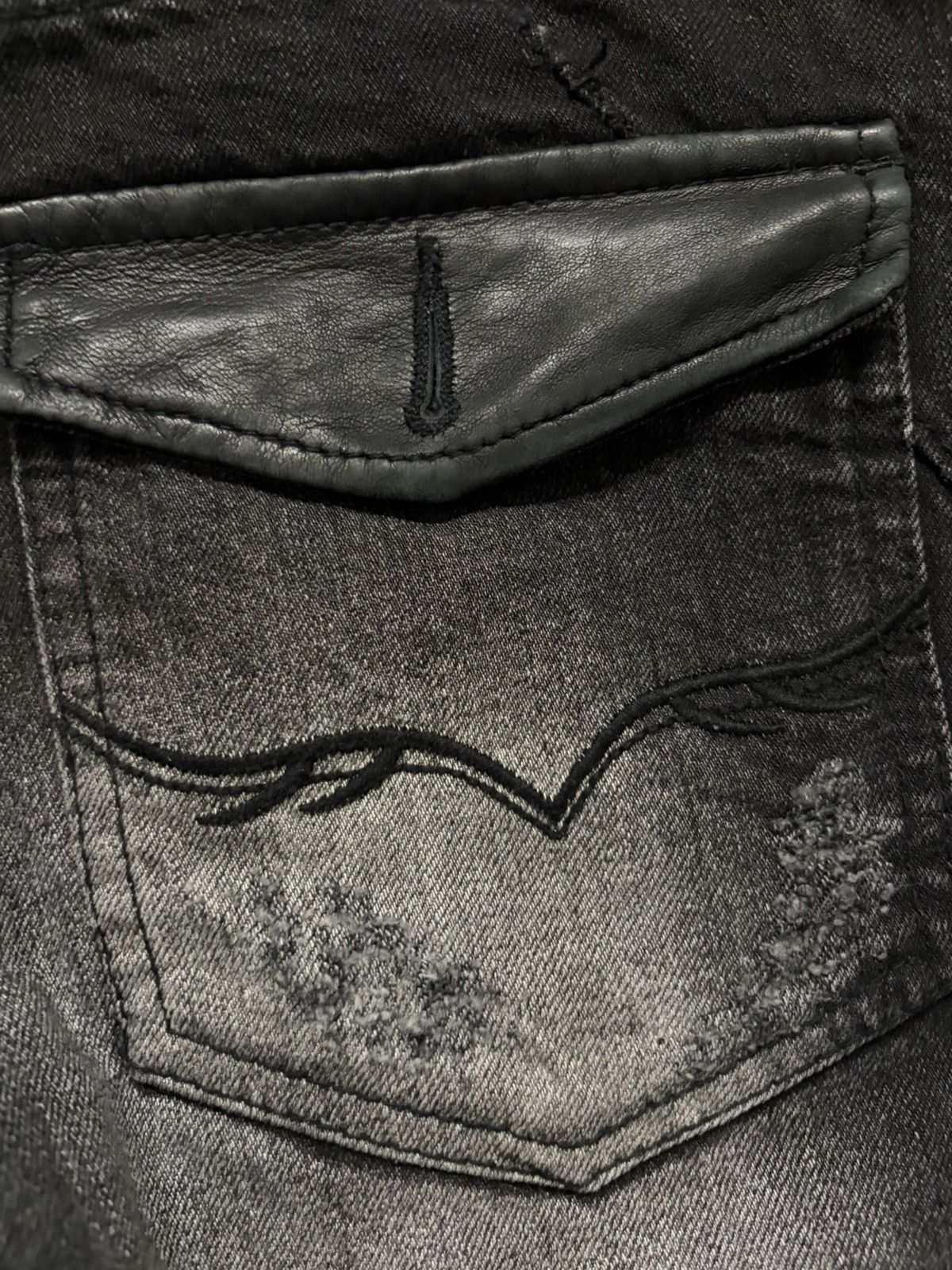 GOSTAR DE FUGA Fuga - Curve Leg Flared Distressed Denim Size US 33 - 10 Thumbnail