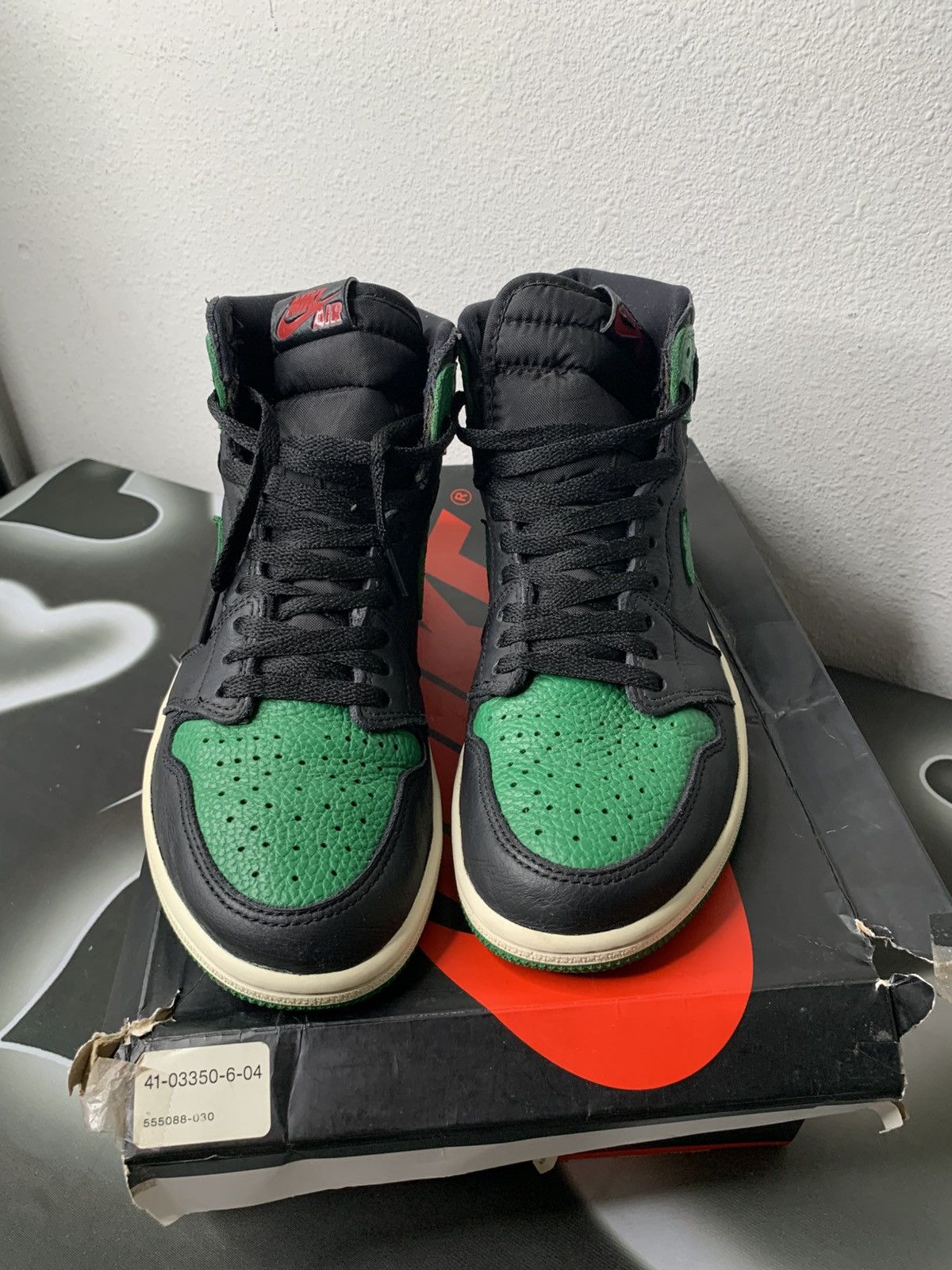 Jordan Brand Air Jordan 1 Retro High Og Pine Green 2.0 Size US 8 / EU 41 - 4 Thumbnail