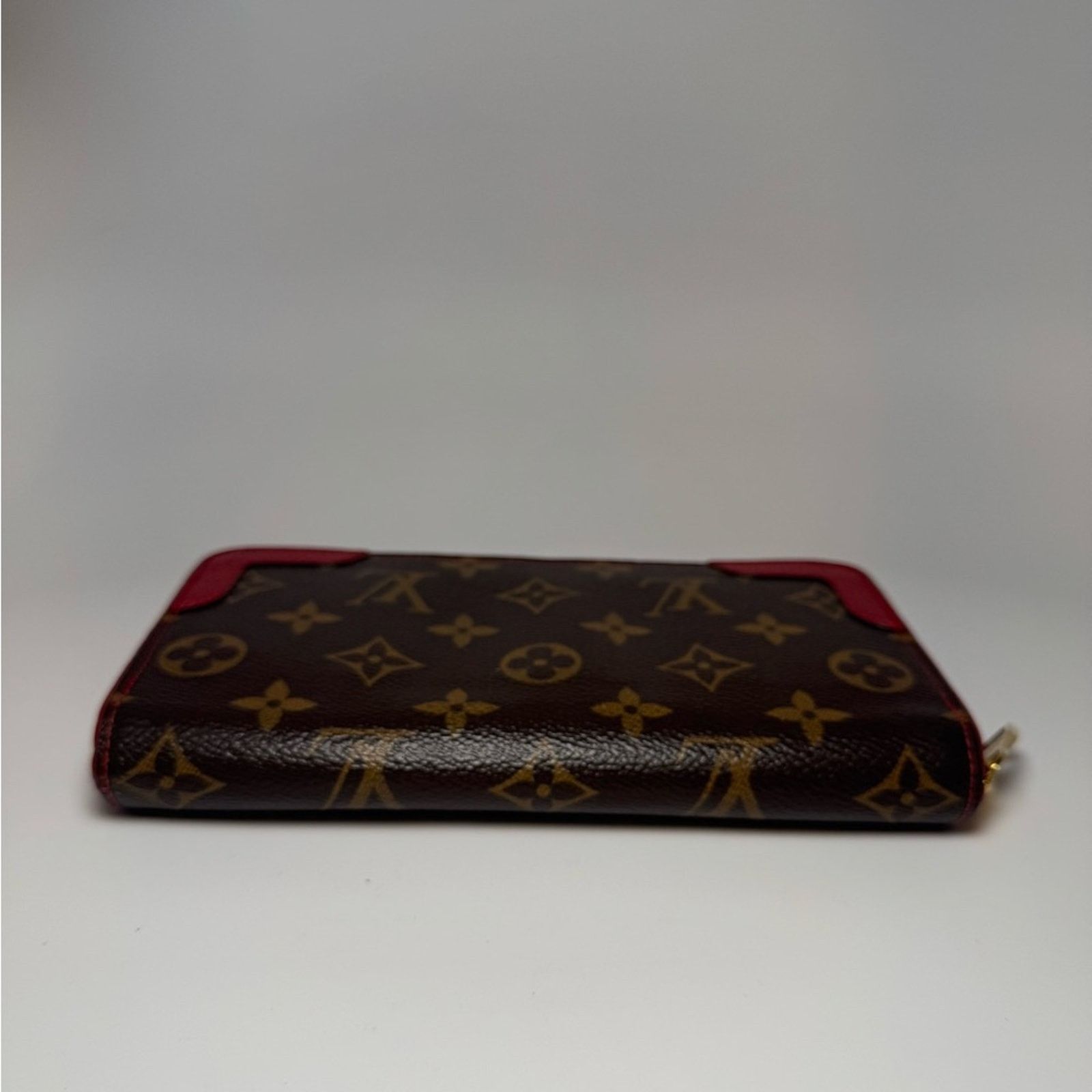 Louis Vuitton Louis Vuitton Retiro Zippy Wallet in Cerise Red Monogram Size ONE SIZE - 13 Thumbnail