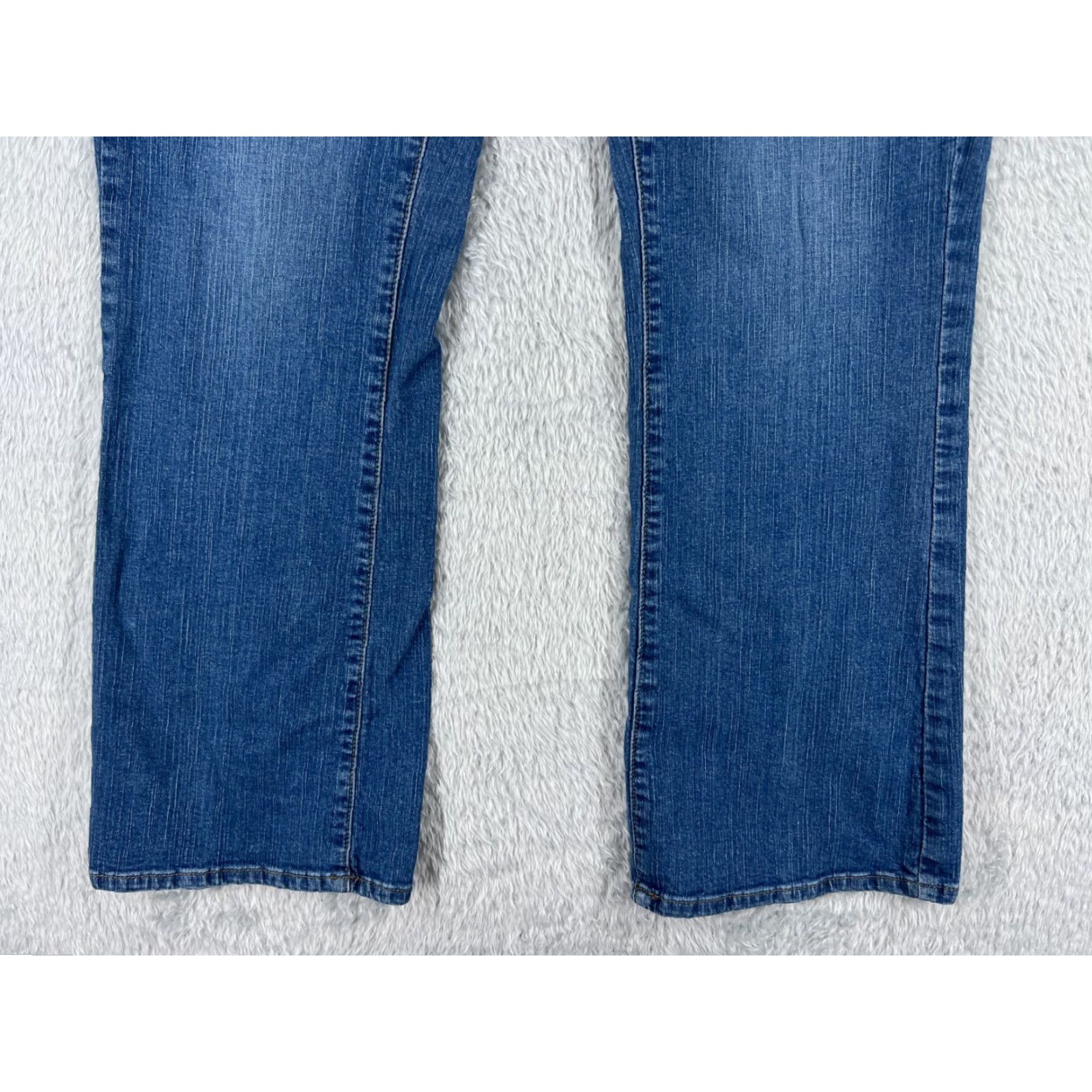 Lee Lee Blue Denim Jeans Bootcut 31x29 Regular Inseam 29 Mid Rise 5-Pocket Cotton Blend Womens Adult Jeans Size 24" / US 00 / IT 34 - 2 Thumbnail