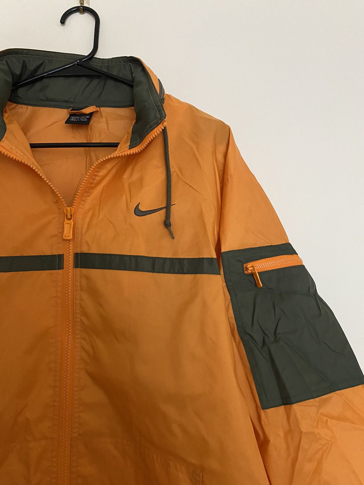 Nike 90’s Vintage Nike Rain Jacket Light Zip Up Hiking Hood Size US M / EU 48-50 / 2 - 2 Thumbnail