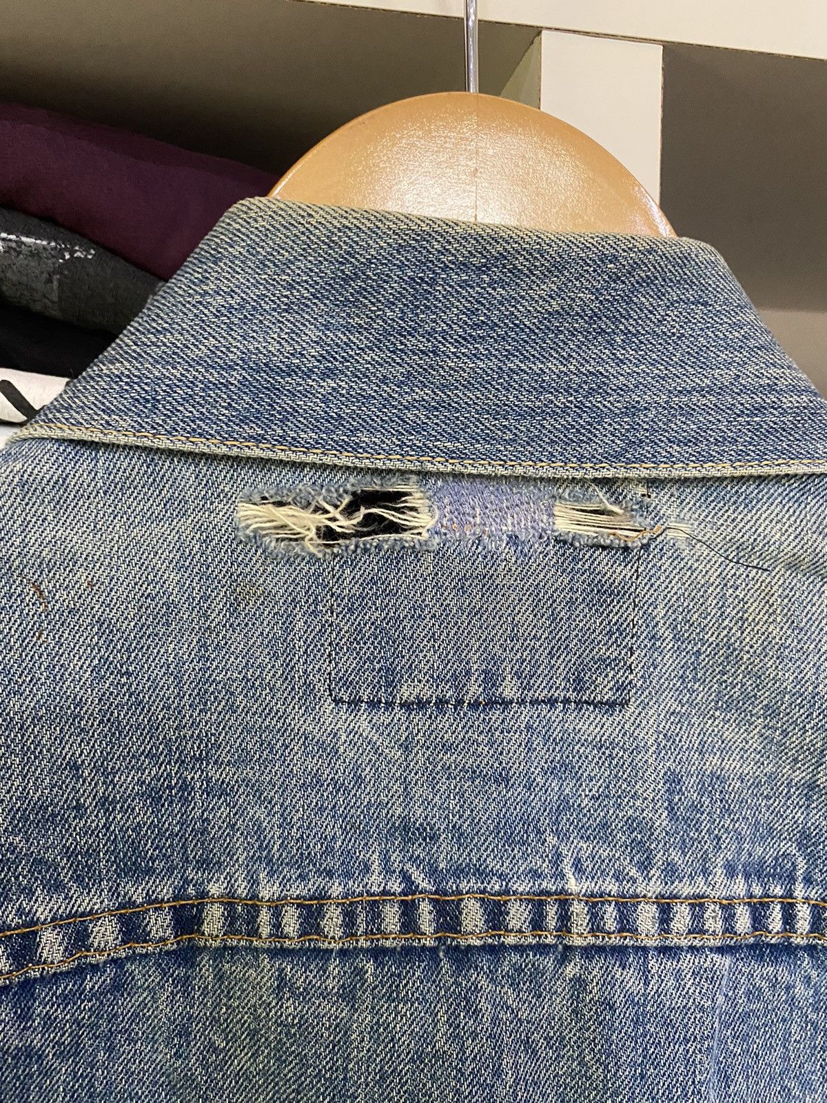 Levi's Vintage 90’s Levis Damaged Jacket Size US XS / EU 42 / 0 - 7 Thumbnail