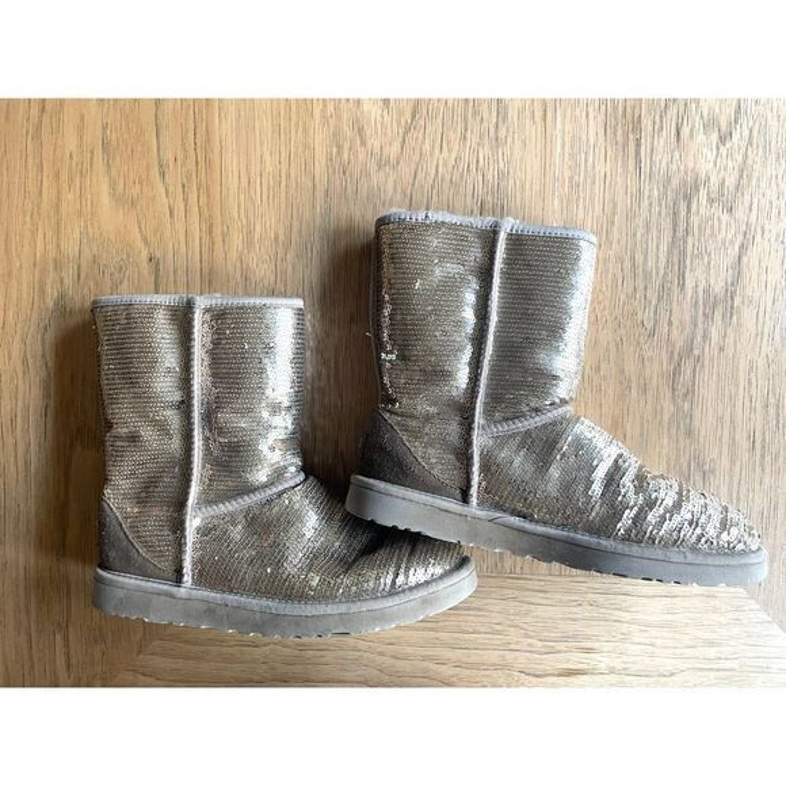 Ugg UGG Australia Cosmos Sequin Silver Gold Short Boots SIZE 9 Size US 9 / IT 39 - 3 Thumbnail