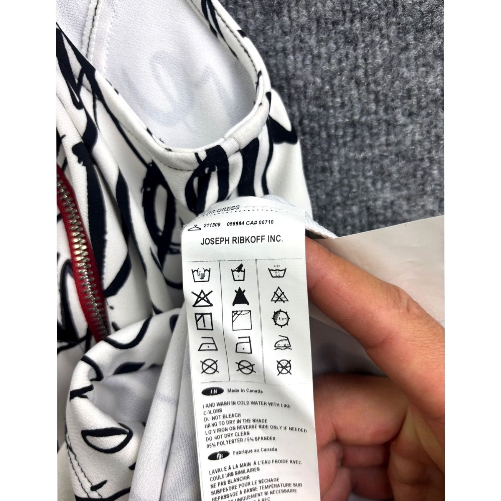 Joseph Ribkoff Joseph Ribkoff Graffiti Sheath Dress Womens 8 White Black Script Print Red Zip Size M / US 6-8 / IT 42-44 - 6 Thumbnail