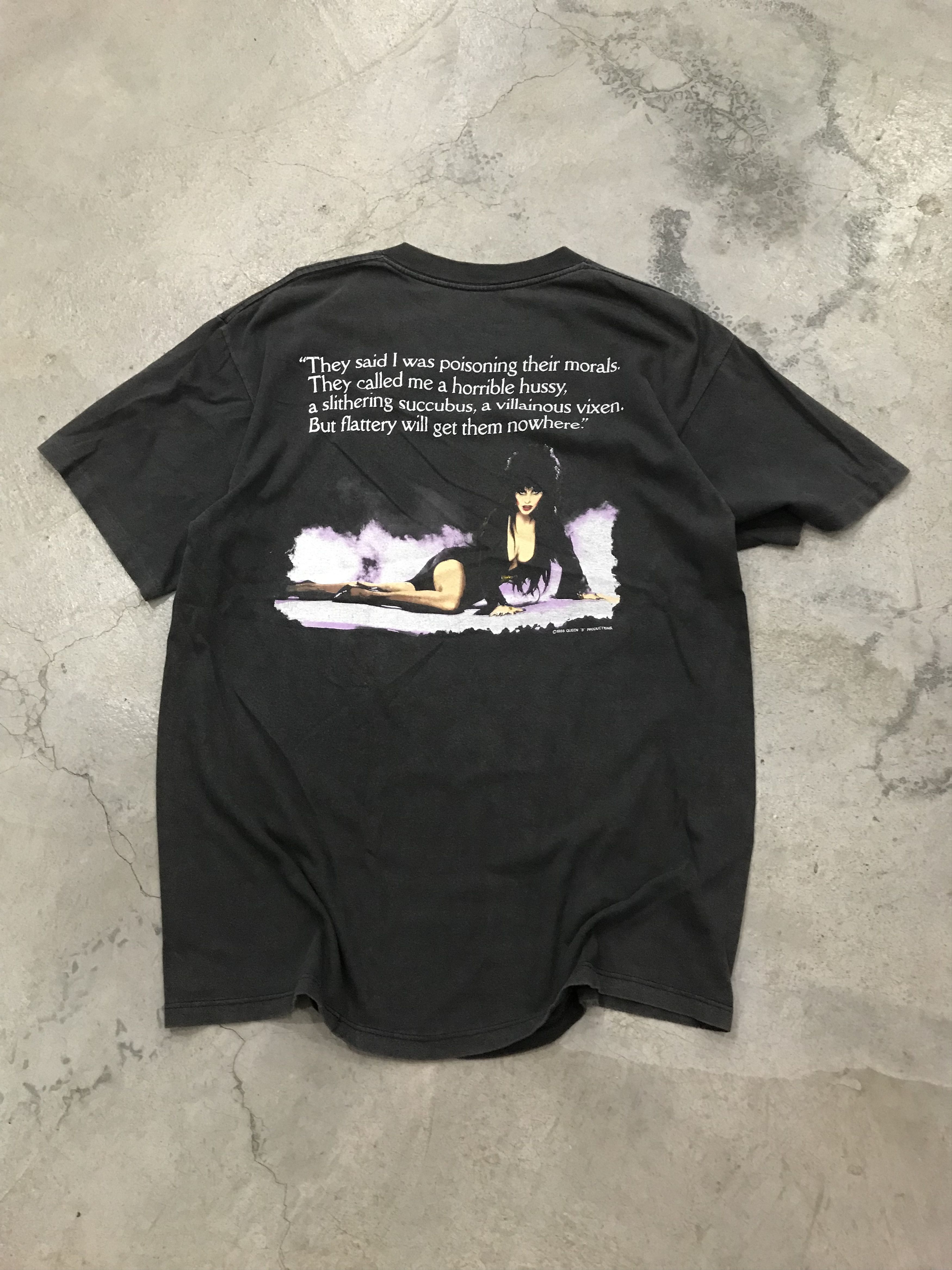 Other Vintage Elvira Mistress of the Dark T-Shirt Size US L / EU 52-54 / 3 - 7 Thumbnail