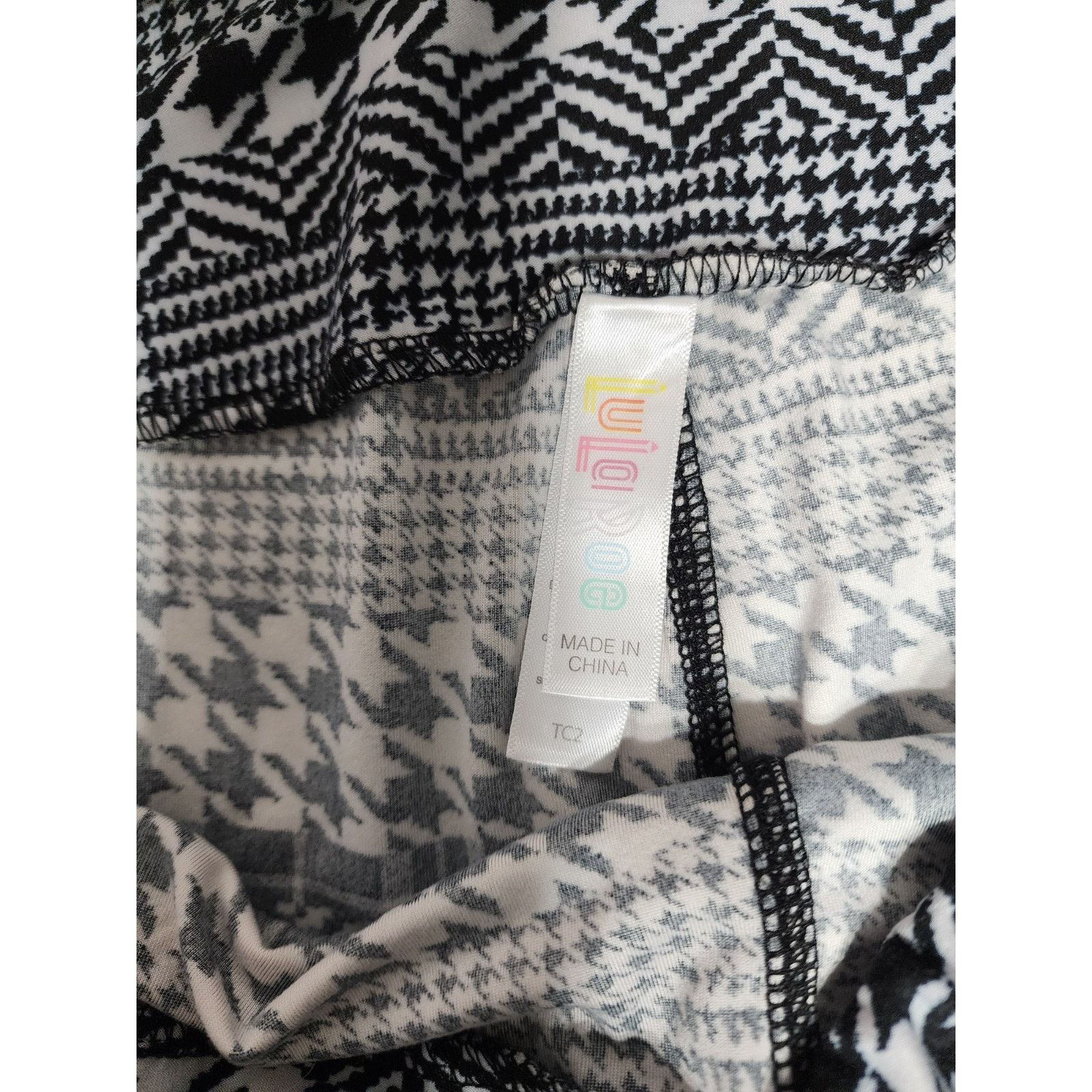 Other Lularoe Leggings Womens TC2 Tall Curvy 2 Pants Black White Size 38" / US 16 / IT 52 - 4 Thumbnail