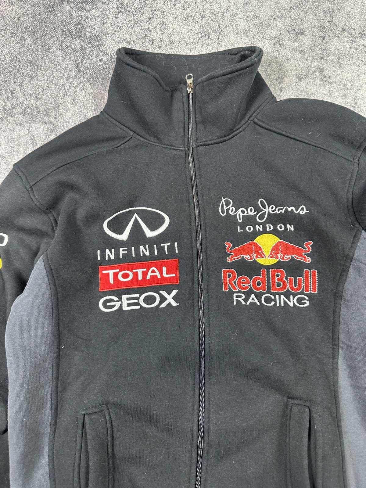 Red Bull Red Bull Pepe Jeans Logo Racing Jacket Formula 1 F-1 Rare M Size US M / EU 48-50 / 2 - 4 Thumbnail