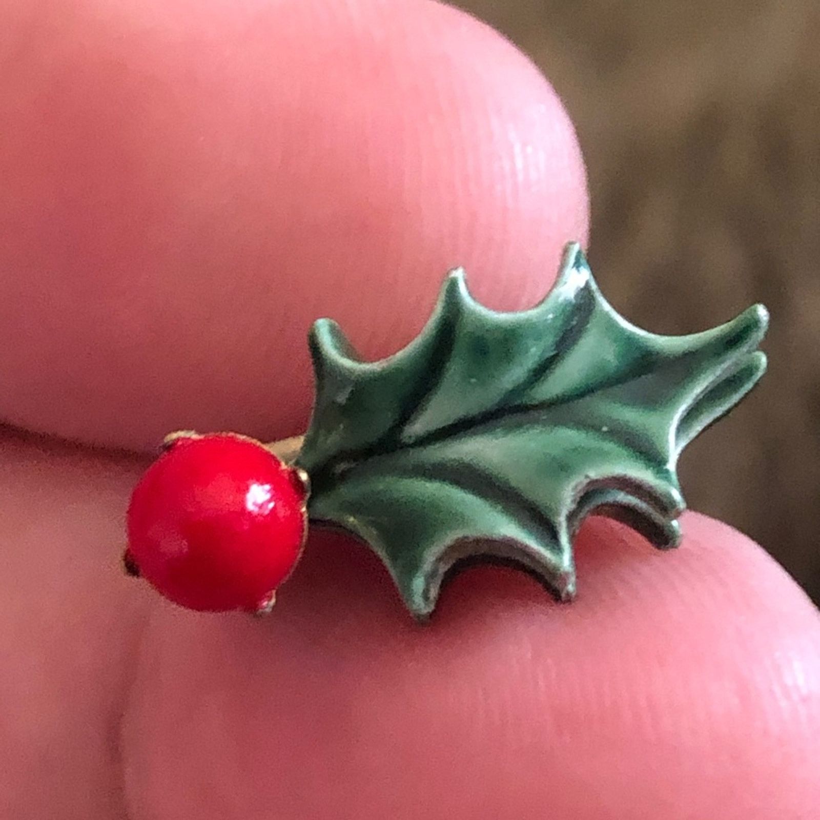 Vintage Vintage 50s ceramic Holly screw back clip earrings Size ONE SIZE - 6 Thumbnail