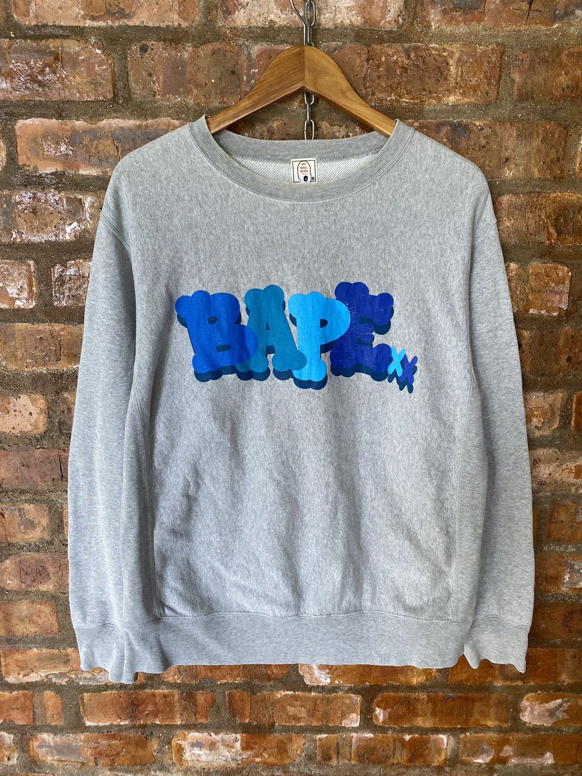 Bape × Kaws SS05 Bape x Kaws Crewneck Size US M / EU 48-50 / 2 - 3 Thumbnail