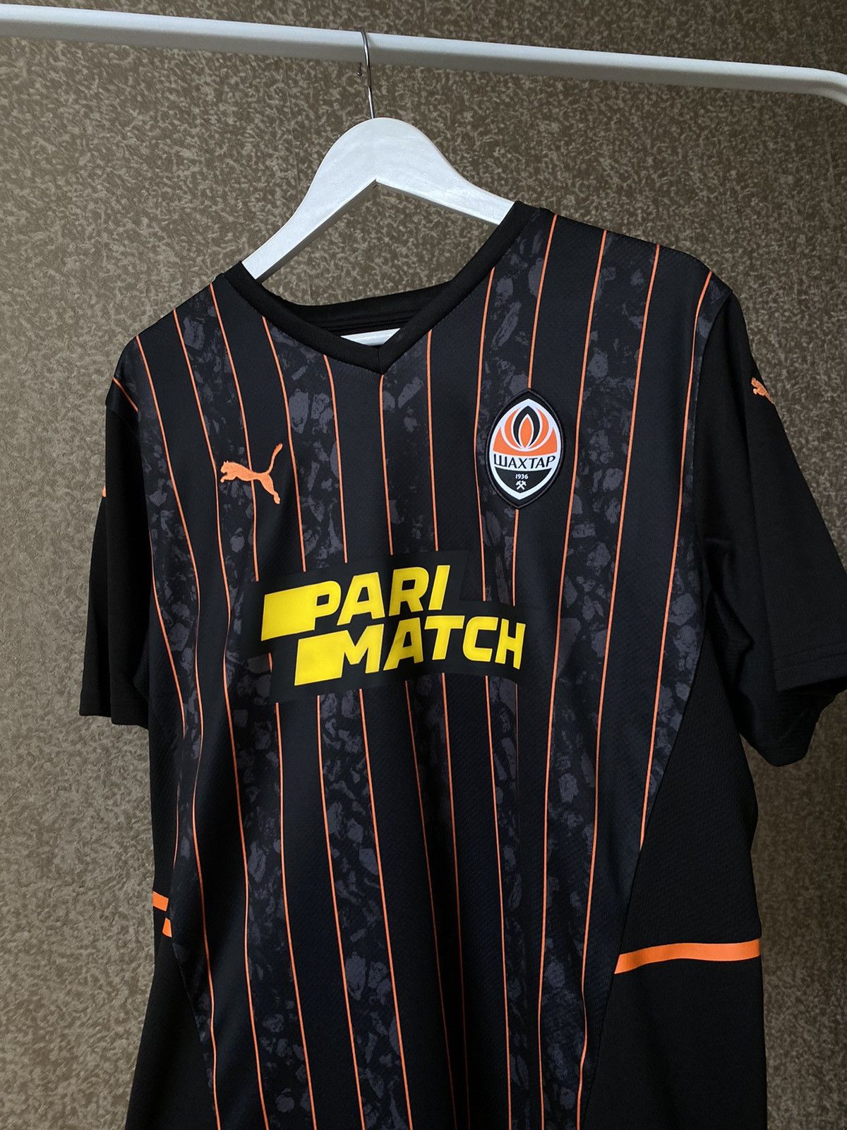 Puma Shakhtar Donetsk 2021 2022 Shirt Soccer Jersey Puma Size L Size US L / EU 52-54 / 3 - 6 Thumbnail
