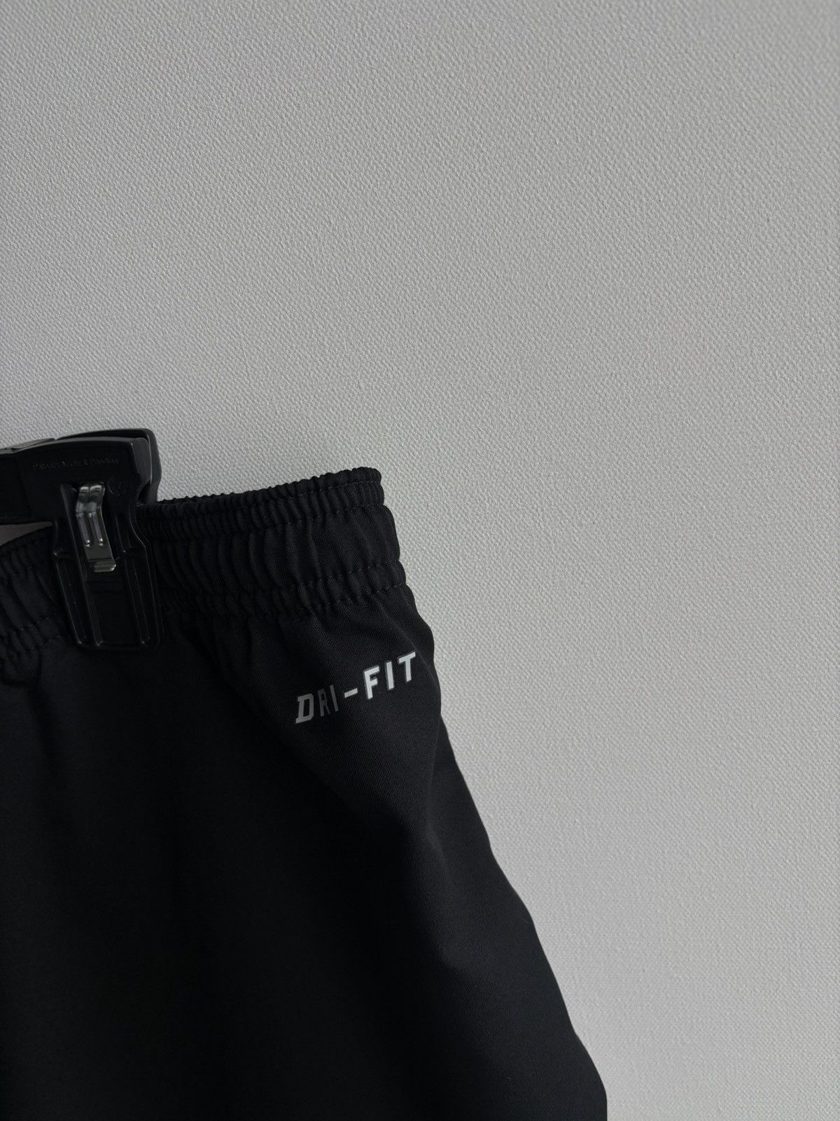Nike Vintage Streetwear Nike Swoosh Check Sportswear Shorts Size US 38 / EU 54 - 9 Thumbnail