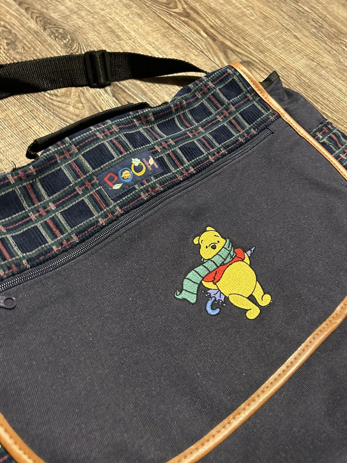 Cartoon Network Rare Vintage Winnie the Pooh Laptop/book bag Size ONE SIZE - 1 Thumbnail