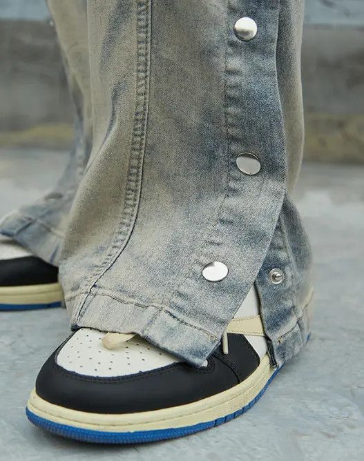 Japanese Brand Men's trendy side buttoned casual distressed jeans Size US 32 / EU 48 - 7 Thumbnail