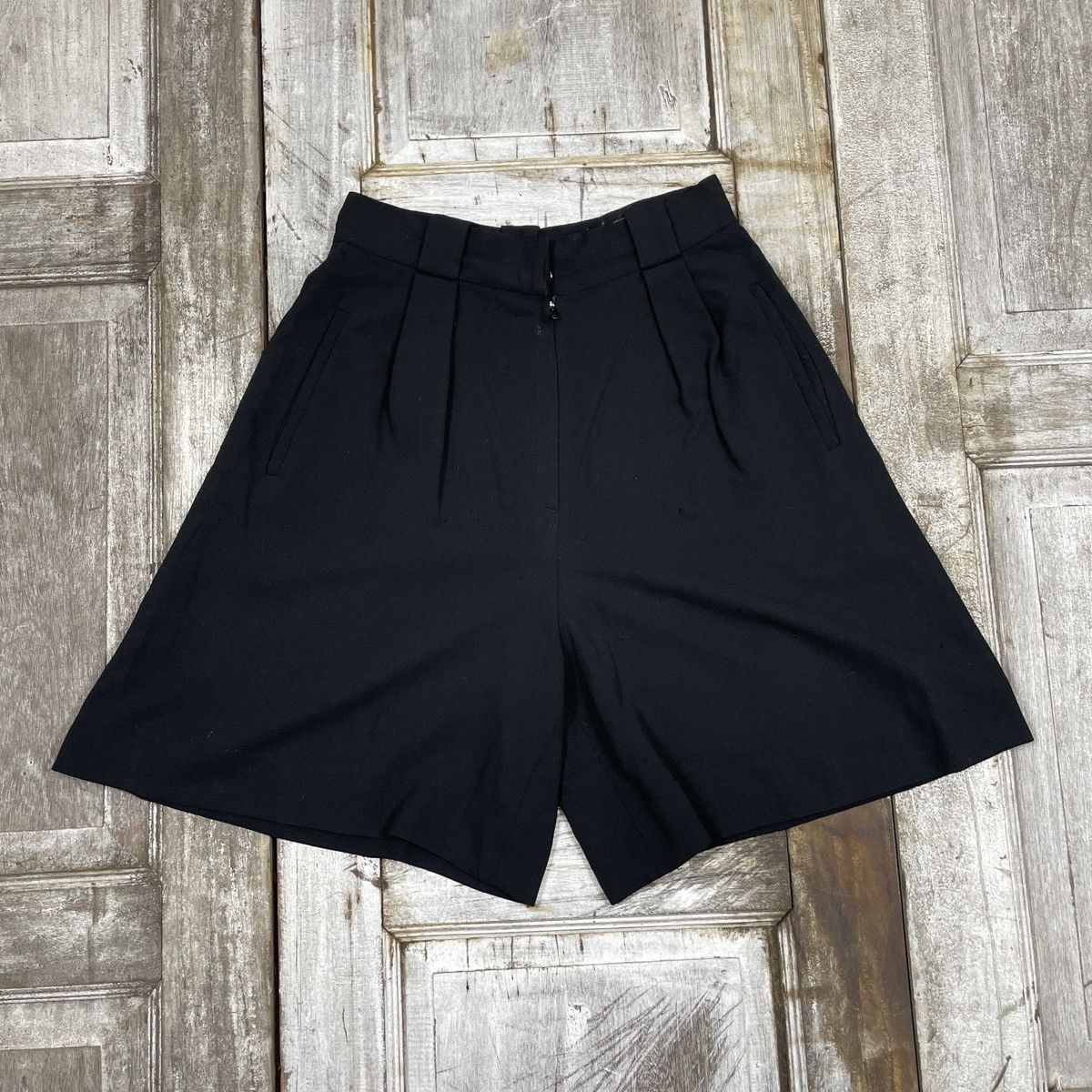 Dior × Vintage Vintage Dior Distressed Sport Short Ladies Pant Size 26" / US 2 / IT 38 - 1 Thumbnail