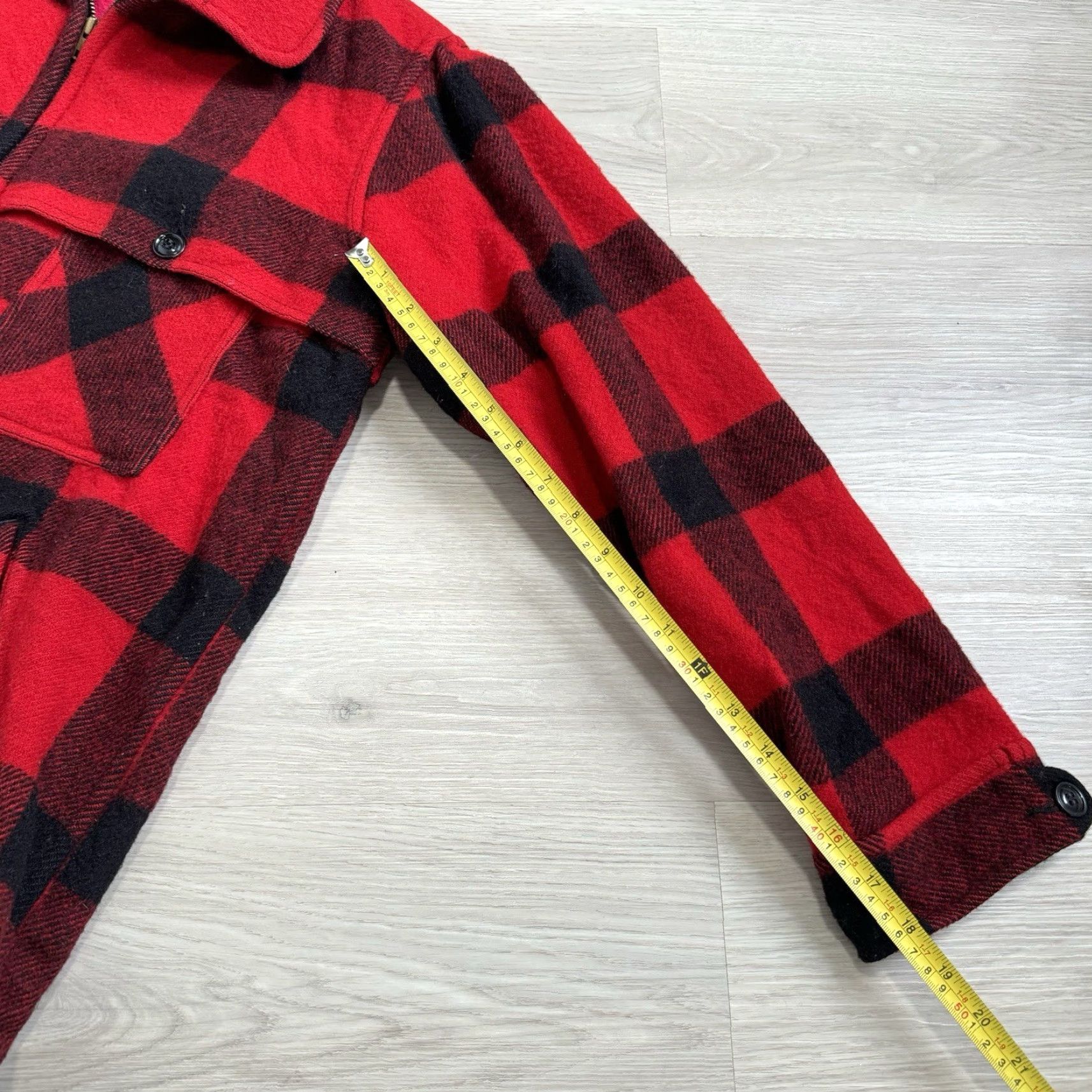 Johnson Woolen Mills VINTAGE Johnson Woolen Mills Red Buffalo Plaid Mackinaw Jacket Wool Shacket 44 Size US S / EU 44-46 / 1 - 6 Thumbnail