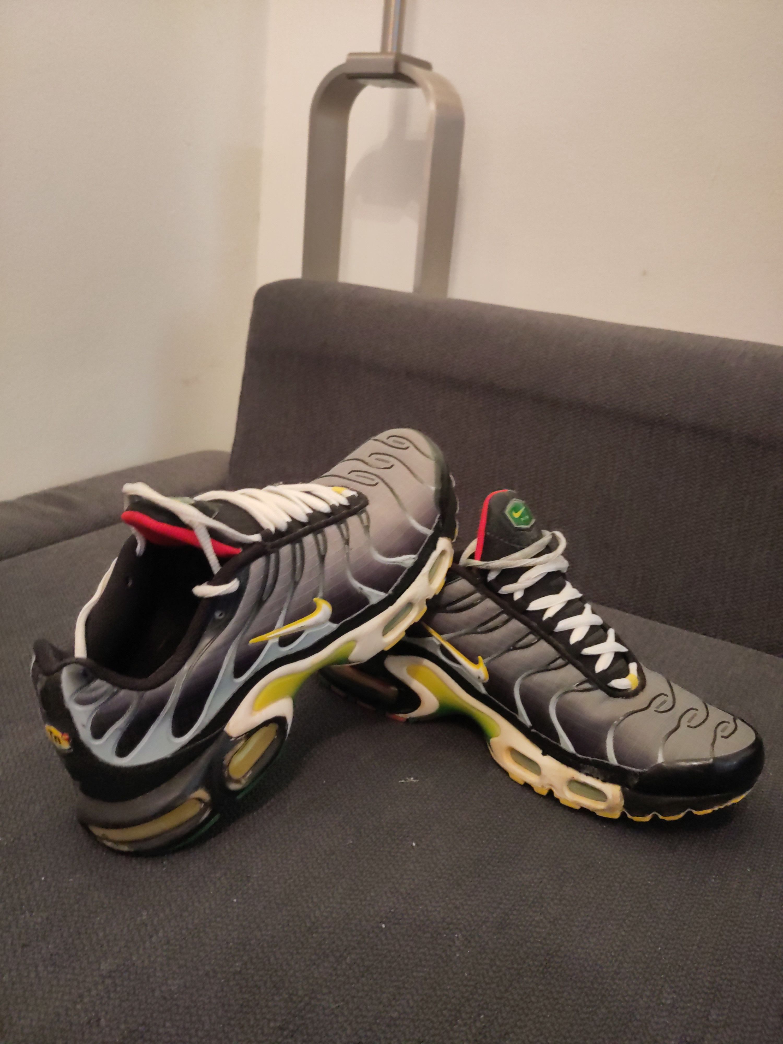 Nike air max plus (tuned 1) rasta hotsell