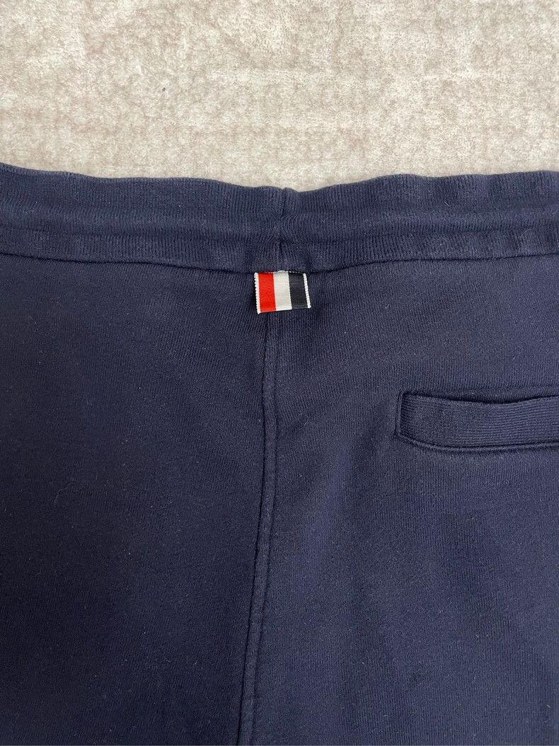 Thom Browne Thom browne Dark blue classic four-striped sports shorts 25 Size US 30 / EU 46 - 4 Thumbnail