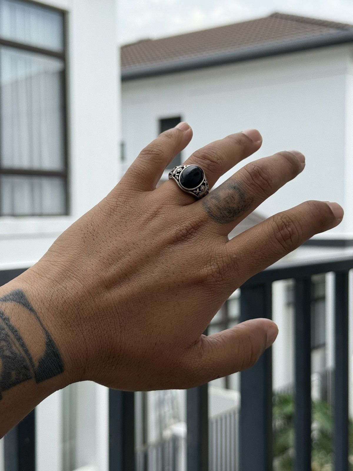 Vintage Vintage Silver Black Onyx Ring Gothic Cross Detailing Size ONE SIZE - 7 Thumbnail