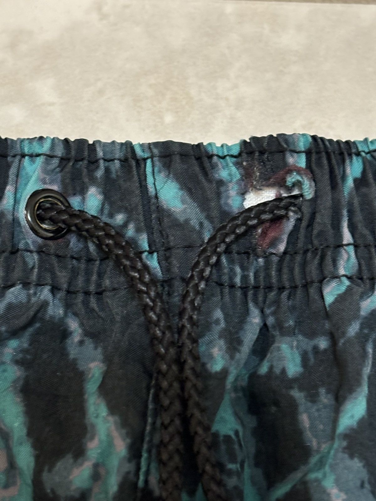 Nike Rare Vintage 90s Nike Abstract Geometric Art Shorts Size US 30 / EU 46 - 9 Thumbnail