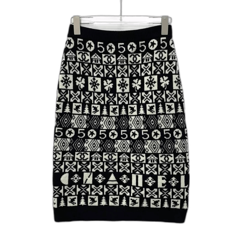 Chanel Black and White Geometric Knit Skirt