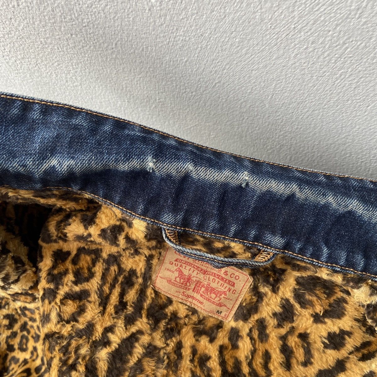 Levi's × Supreme SUPREME x LEVIS TRUCKER DENIM JEAN JACKET BLACK LEOPARD PRIN Size US M / EU 48-50 / 2 - 19 Thumbnail