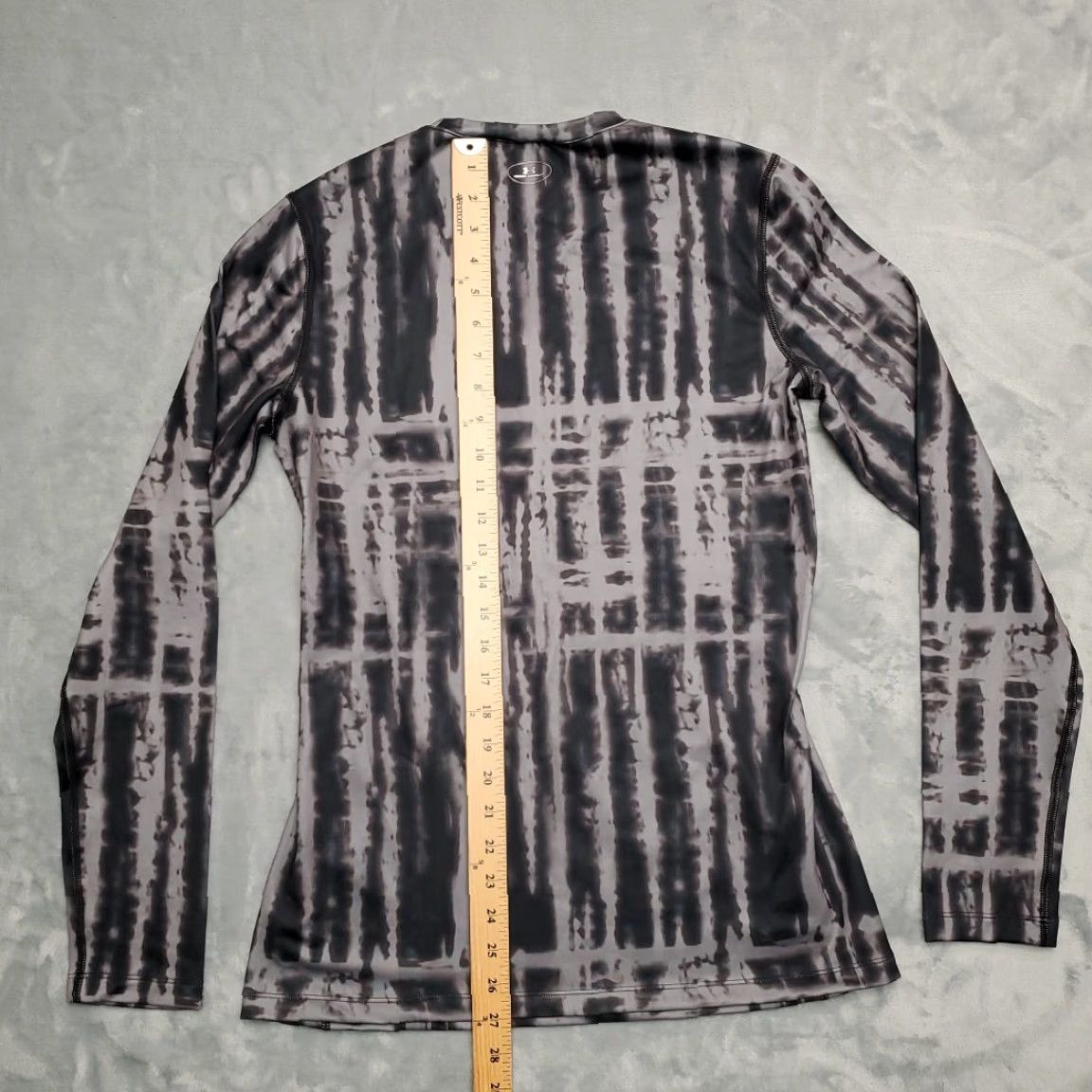 Under Armour VINTAGE Under Armour Pullover Womens L Fitted Gray Tie Dye Coldgear Performance Stretch Size L / US 10 / IT 46 - 6 Thumbnail
