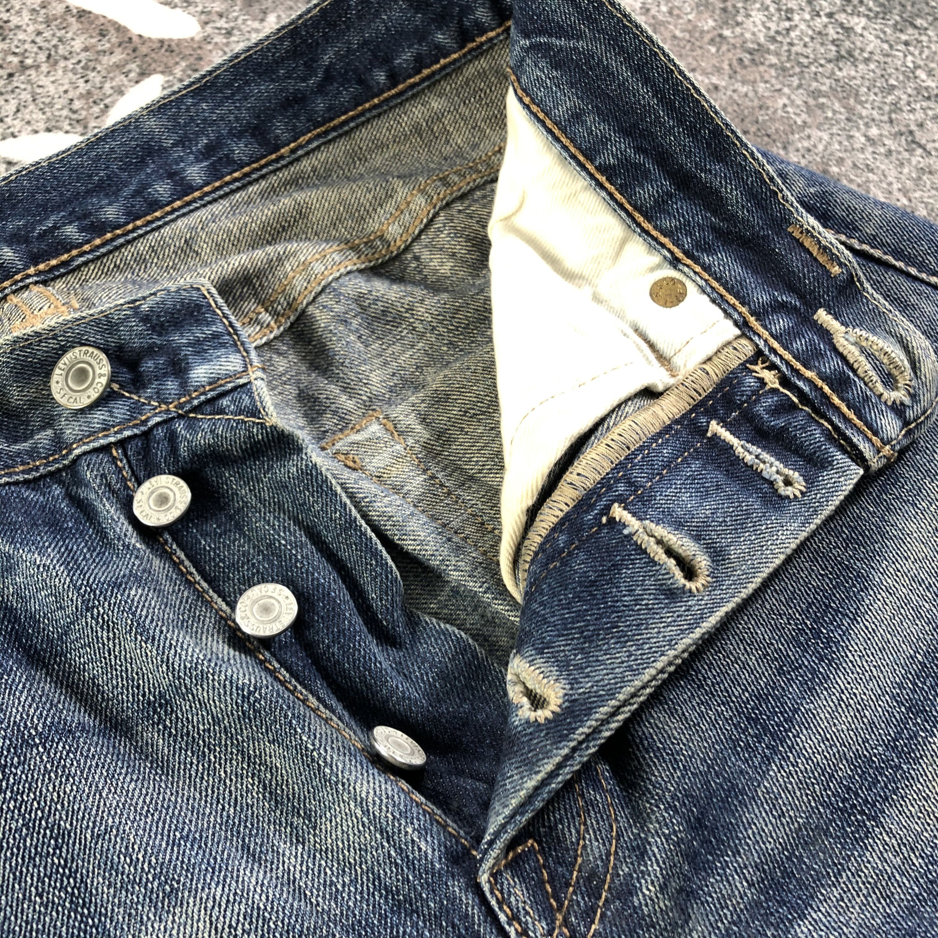 Levi's Vintage Levis 501 Jeans Faded Blue Ripped Denim Size US 28 / EU 44 - 8 Thumbnail