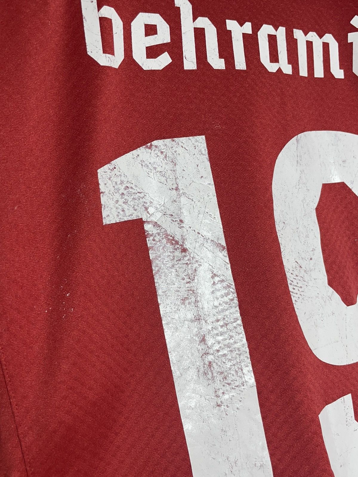 Puma #19 Behrami Switzerland Puma 2010 Home Football Shirt Size US S / EU 44-46 / 1 - 10 Thumbnail