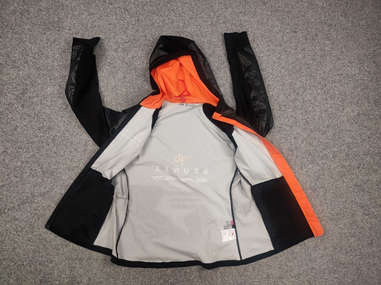 Rapha Cuore Cycling Rain Tail Black Hooded Women’s Jacket racing Size XL / US 12-14 / IT 48-50 - 12 Thumbnail