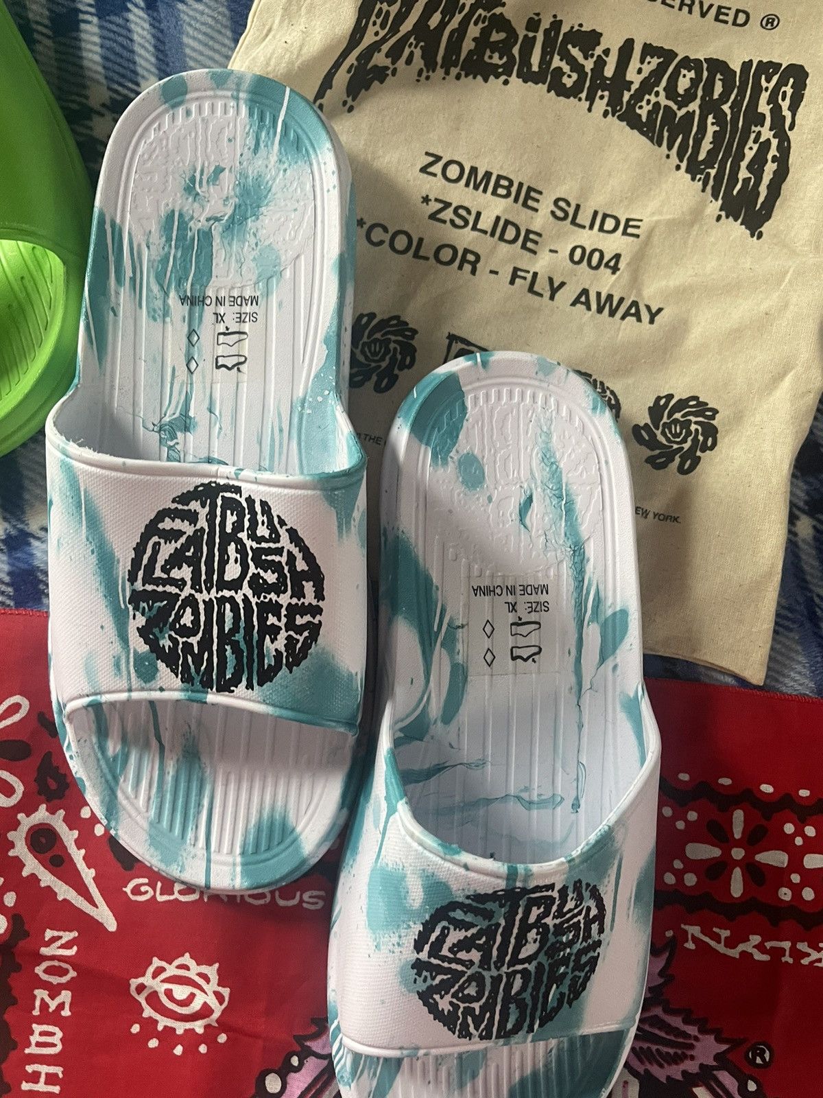 Flatbush Zombies Flatbush Zombies Chanklas + 2 FBZ Bandanas Size US 12 / EU 45 - 6 Thumbnail