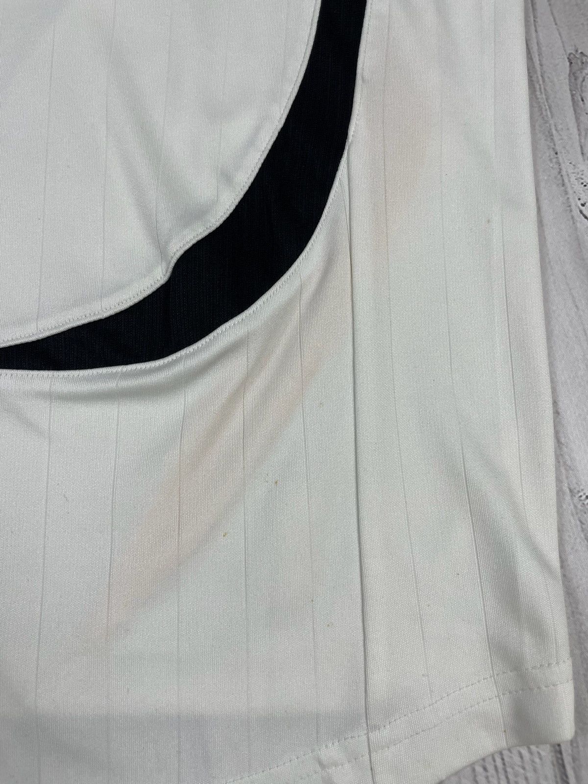Adidas Vintage adidas Deutschland soccer jersey size M Germany Size US M / EU 48-50 / 2 - 8 Thumbnail