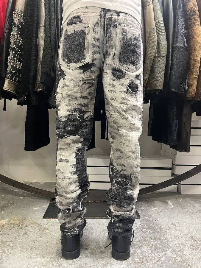 Givenchy AW2022 Givenchy Distressed Monochrome Slim Jeans Size US 32 / EU 48 - 3 Thumbnail
