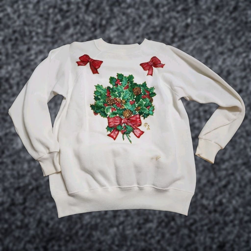 Hanes Vintage Hanes Women’s Christmas Bow Wreath Sweatshirt L White Holiday Ugly Sweater Pullover Fall Winter Size L / US 10 / IT 46 - 1 Thumbnail