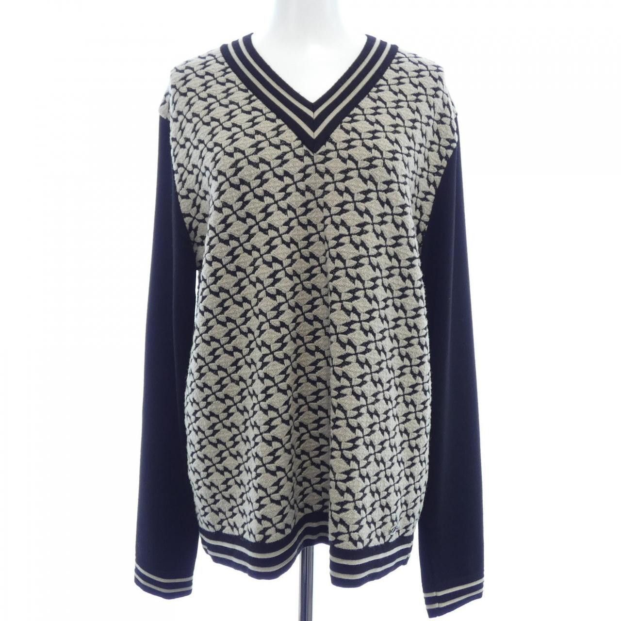 Chanel Chanel Chanel Knitwear Textile Tops P31879K00638 07A DUTY FREE for USA Size ONE SIZE - 1 Thumbnail