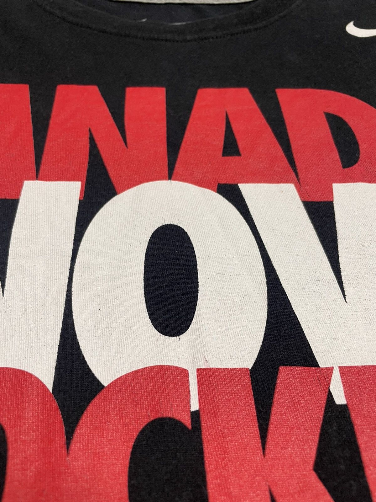 Nike Vintage Nike Canada Knows Hockey T-Shirt Size US L / EU 52-54 / 3 - 9 Thumbnail