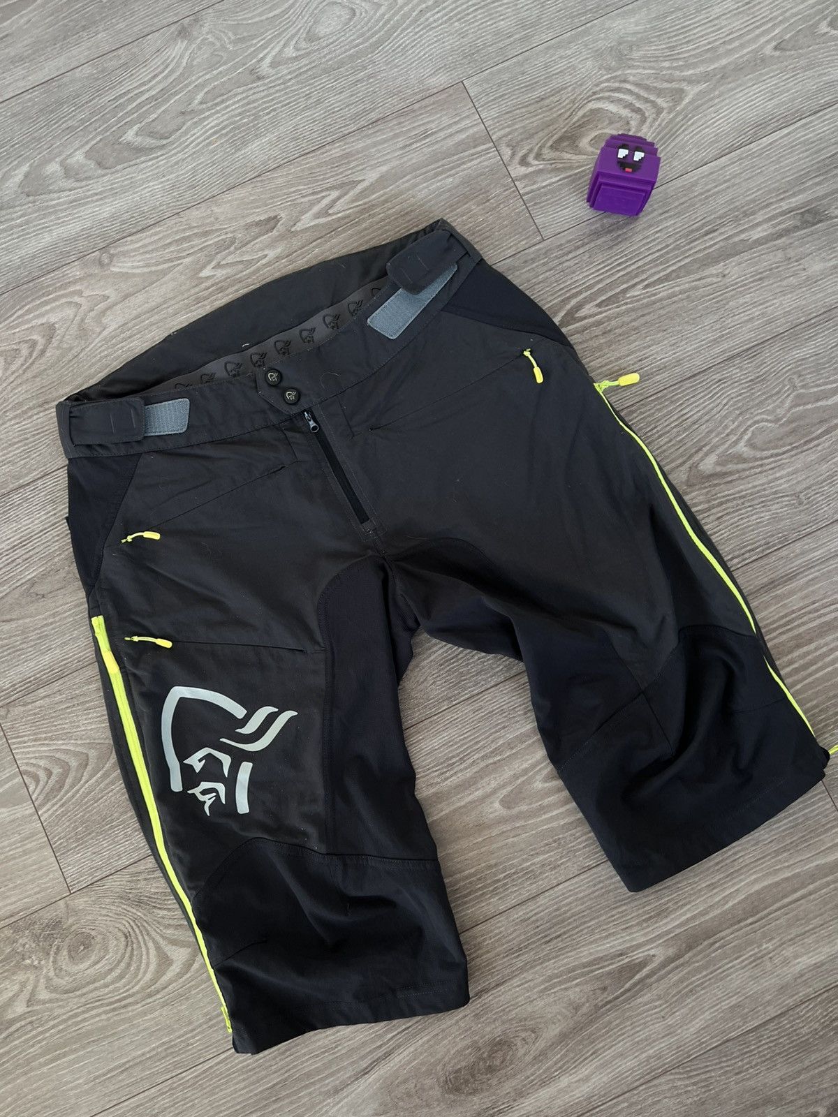 Norrona Norrona Fjora Big Logo Gorpcore Phantom - Caviar Shorts Size US 34 / EU 50 - 9 Thumbnail