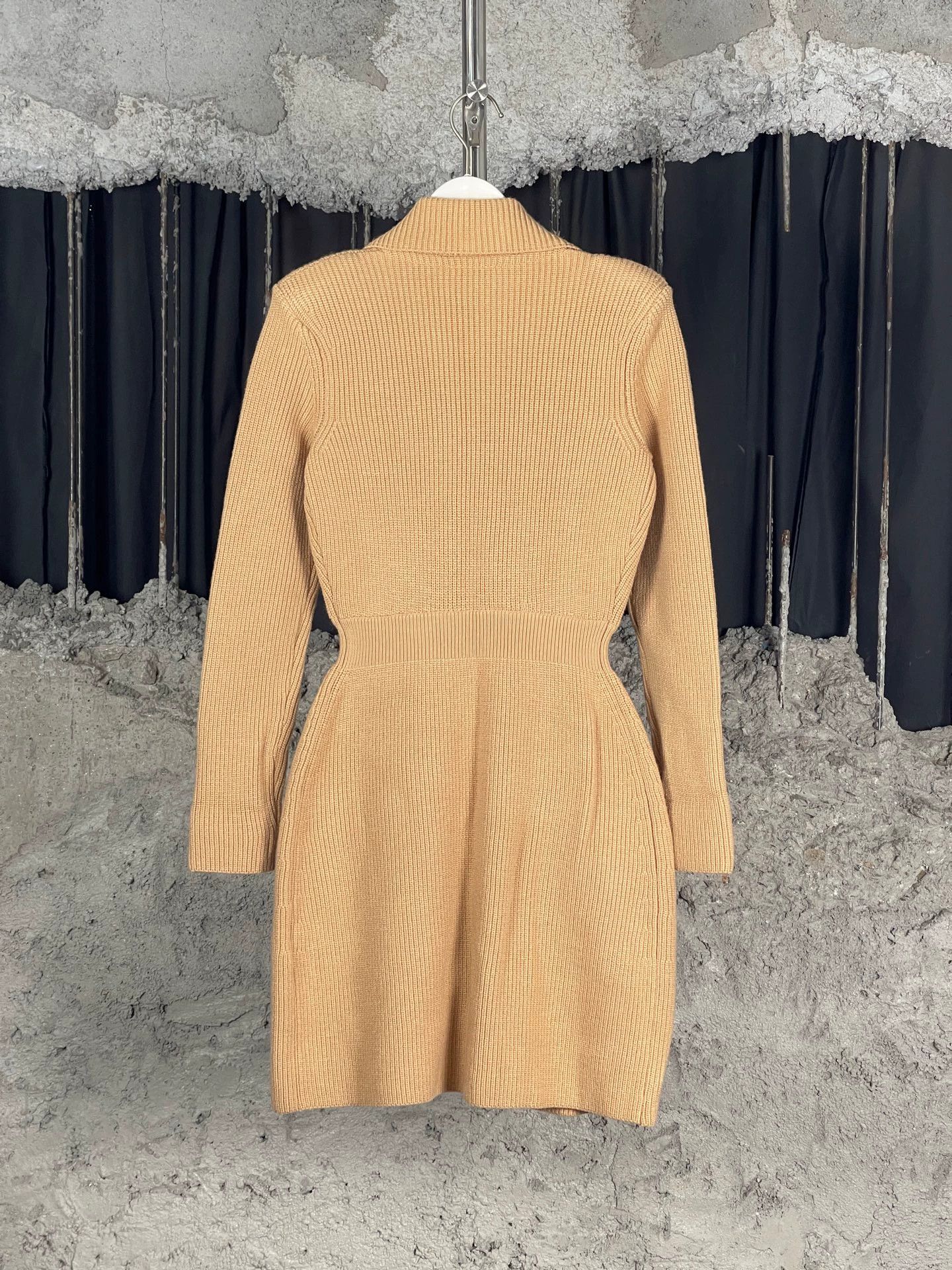 Elisabetta Franchi Elisabetta franchi women's wool coat size 42 new Size M / US 6-8 / IT 42-44 - 2 Thumbnail