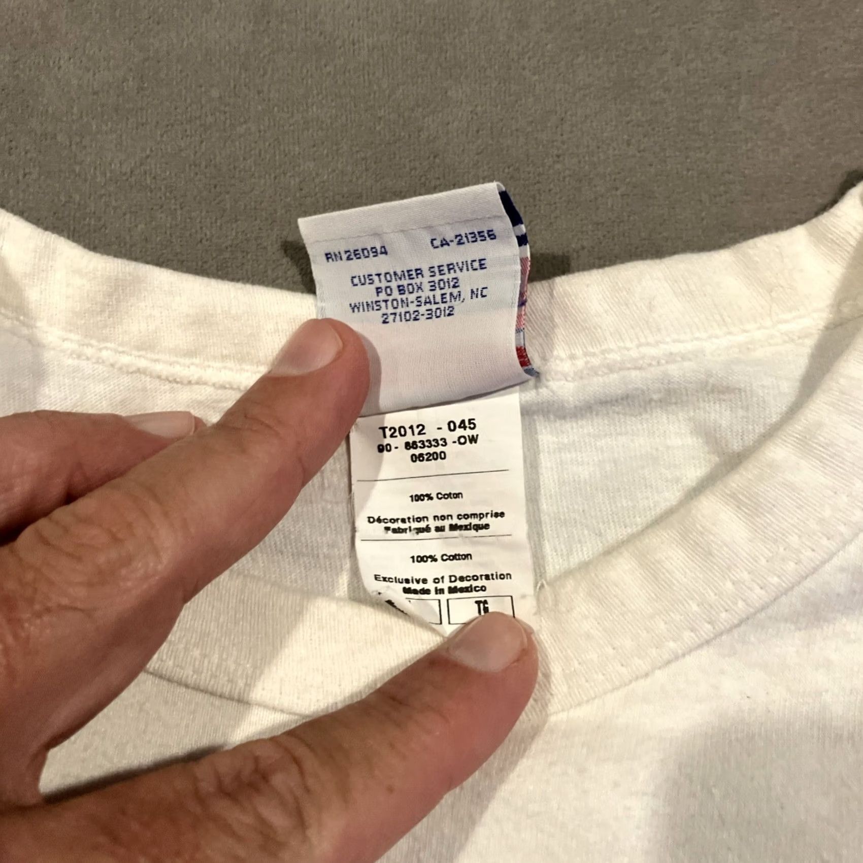 Champion VINTAGE Champion T Shirt XL White Wharton School of Business PENN University 90s University Mens Crew Neck Short Sleeve Graphic Print Size US XL / EU 56 / 4 - 4 Thumbnail