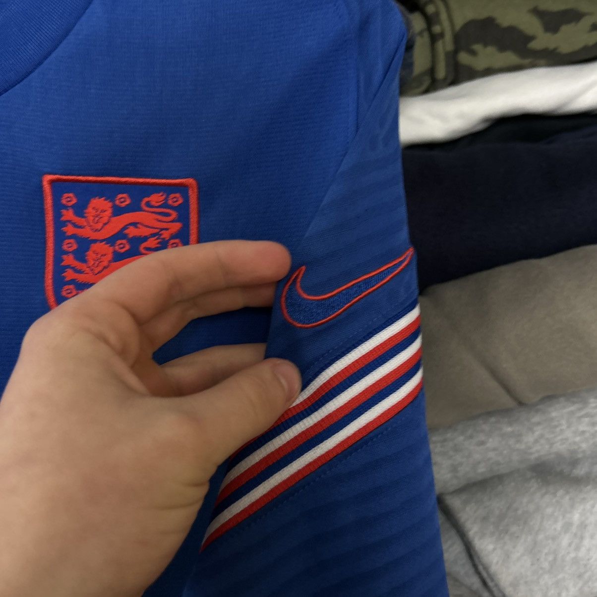 Nike Mens Nike FC England Home Training soccer jersey size S Size US S / EU 44-46 / 1 - 5 Thumbnail
