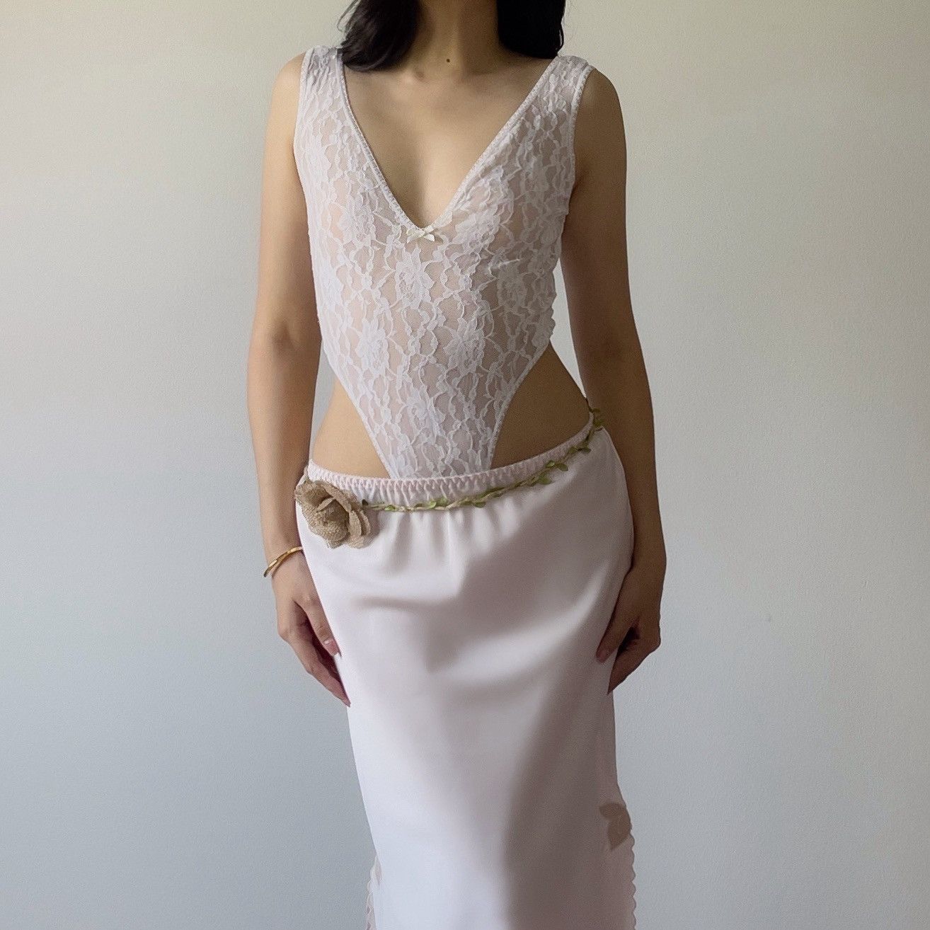 Victoria's Secret Victoria’s Secret 1980s Sheer White Lace Bodysuit (XS–S) Size S / US 4 / IT 40 - 1 Thumbnail