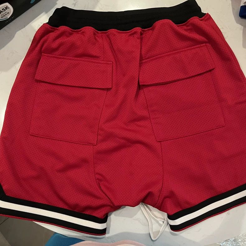 Fear of God Fear of God Season 5 main red shorts Size US 30 / EU 46 - 2 Thumbnail