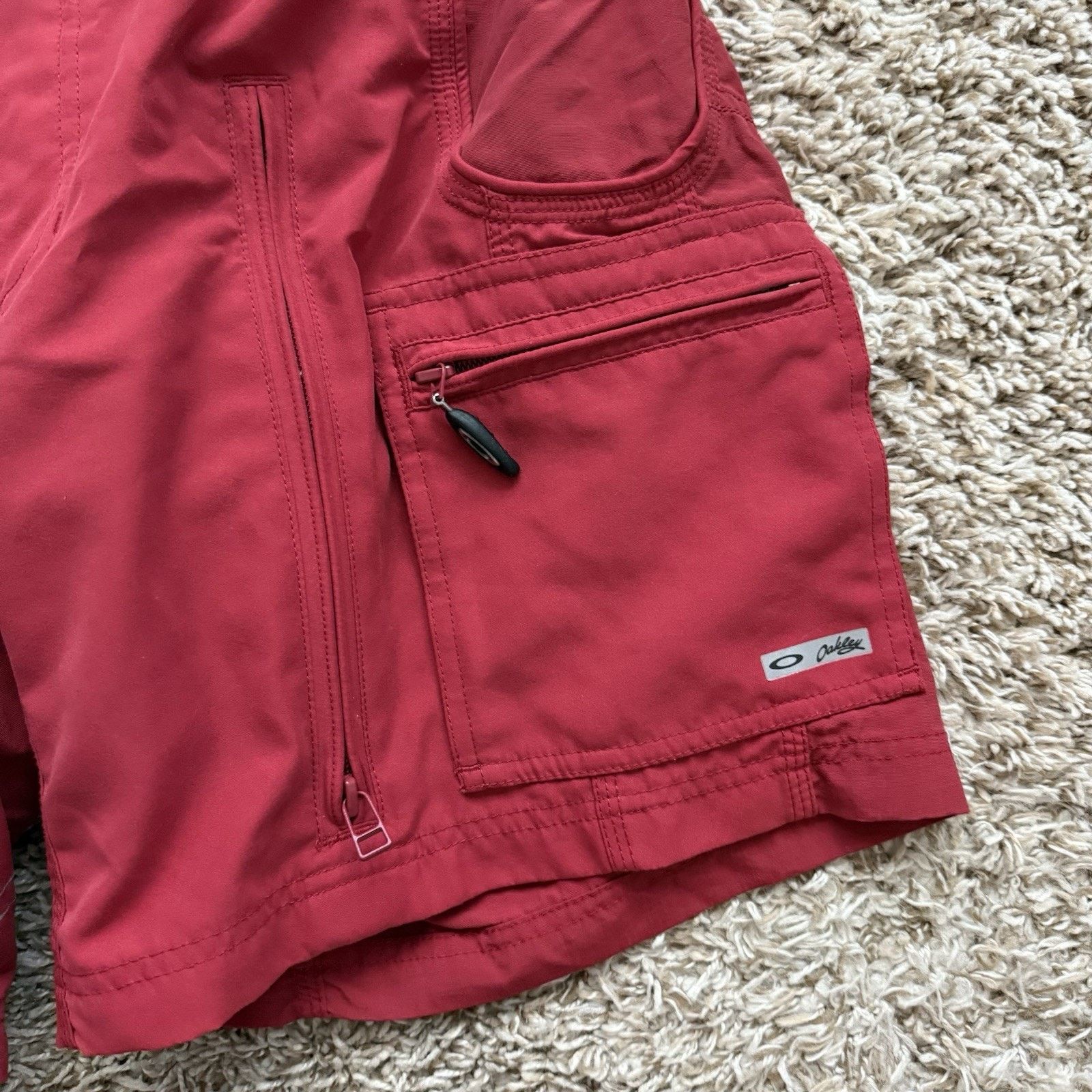 Oakley × Vintage Vintage Oakley Y2K Utility Tactical Red Cargo Shorts Baggy Size US 32 / EU 48 - 4 Thumbnail